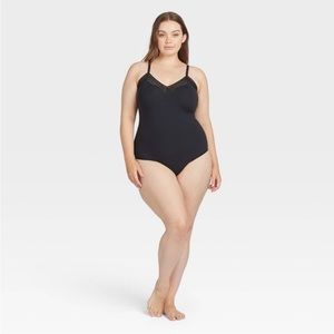 NWT Assets by Spanx smoothing thong bodysuit